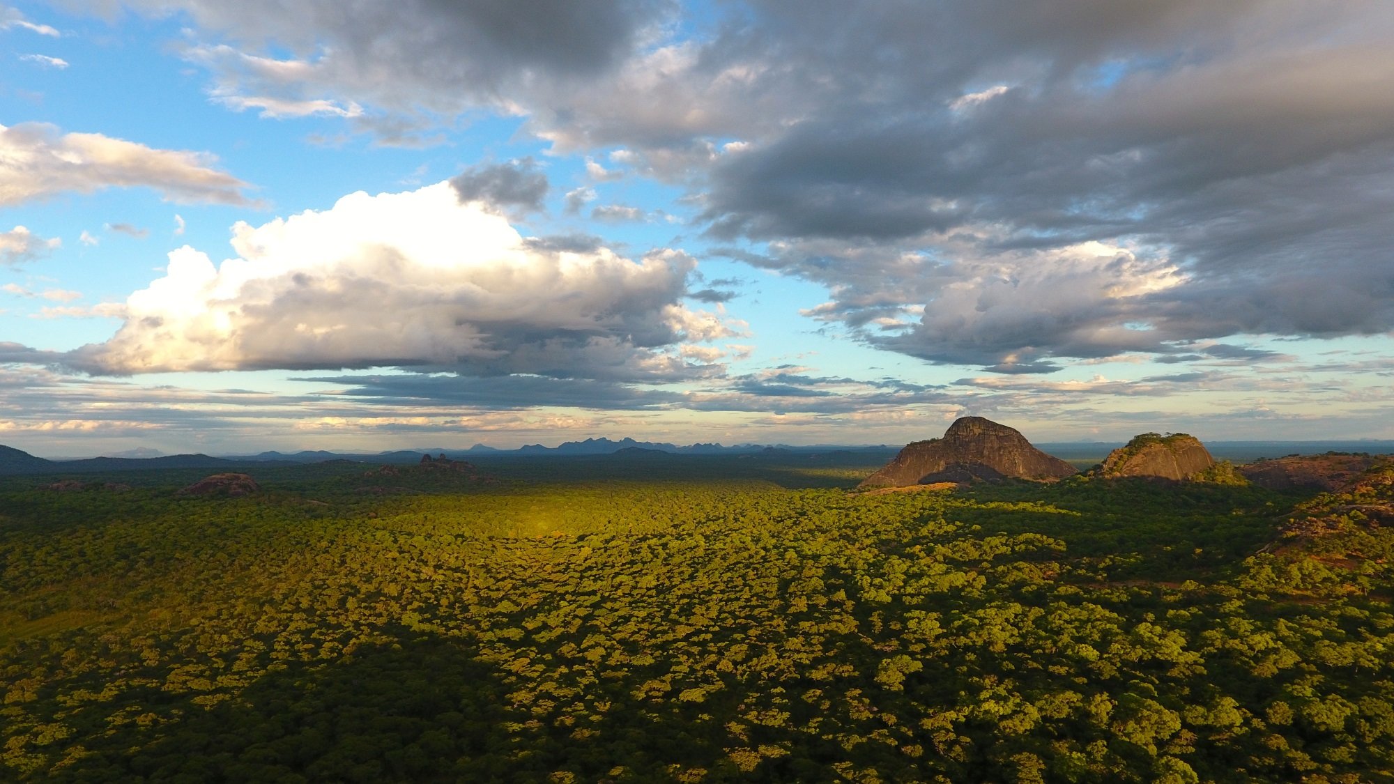 Niassa rocks & sky